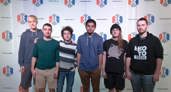 froyotech at Esports Arena Rewind 2017. From left to right: -blaze, Freestate, paddie, Hassassin, Nursey, b4nny.