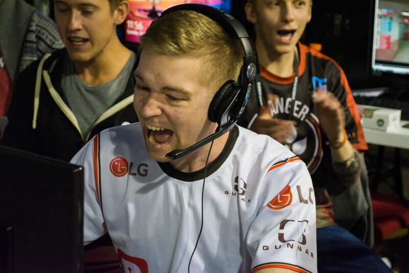 File:Hafficool at Insomnia55.jpg