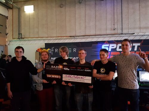 Team Sweden right after DHW 2016 From left to right: alle, Herr_P, vani, Smirre, ondkaja and Sjoeberg