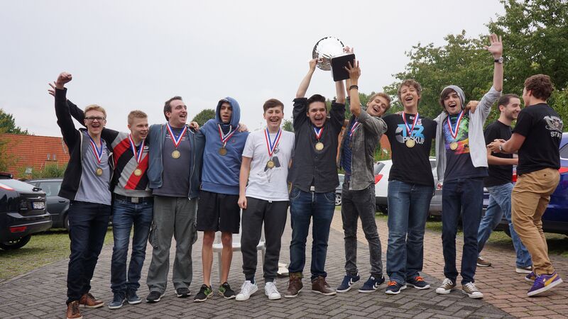 File:Checkers at DeutschLAN 2015.jpg