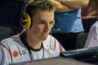 Mike competing with Reason Gaming at i55.