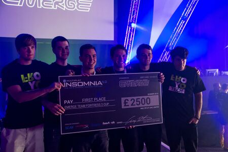 froyotech at i52. From left to right: -blaze, duwatna, Shade, b4nny, Lansky, Clockwork.