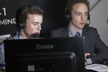 Sideshow (right) casting alongside gecks (left) at i55.