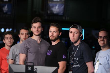 froyotech at i58. From left to right: paddie, Freestate, TLR, b4nny, Muma, Phorofor.